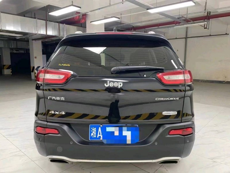 成都15年Jeep自由光9