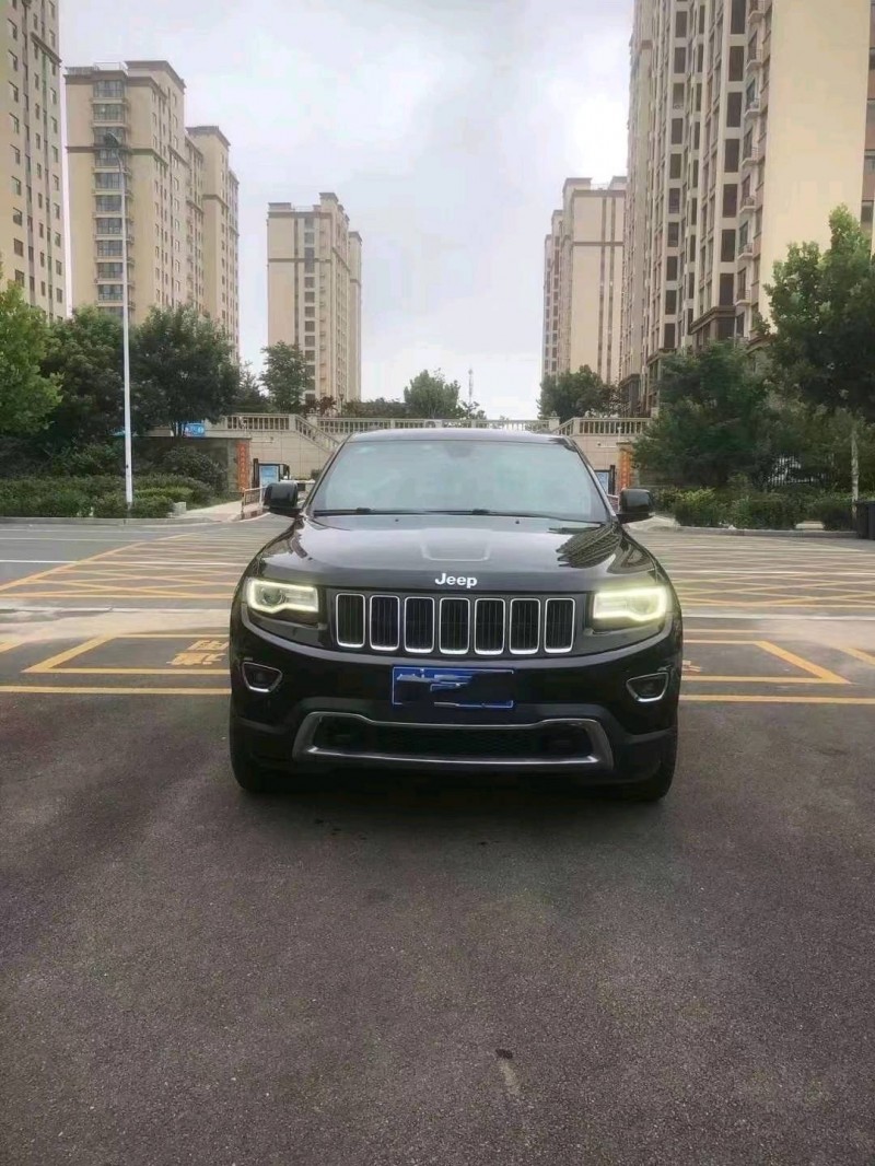 青島14年Jeep大切諾基1