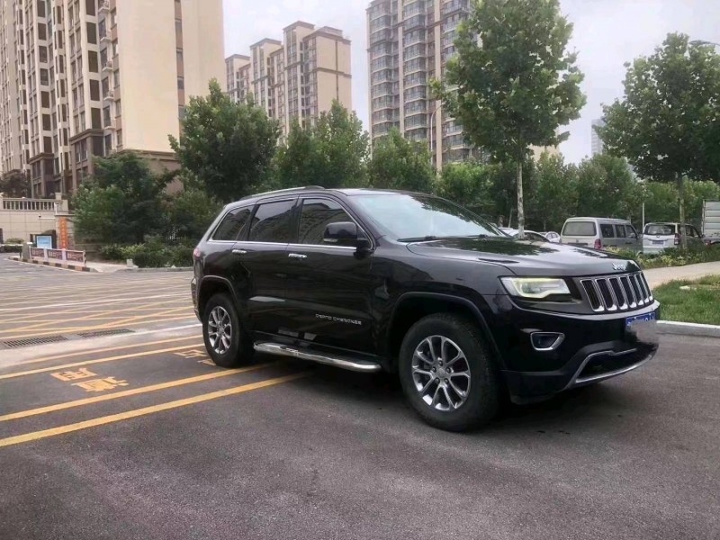 青島14年Jeep大切諾基3