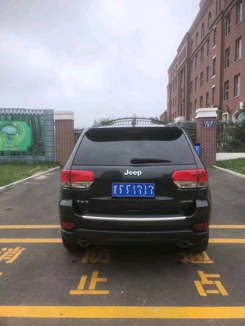 青島14年Jeep大切諾基9