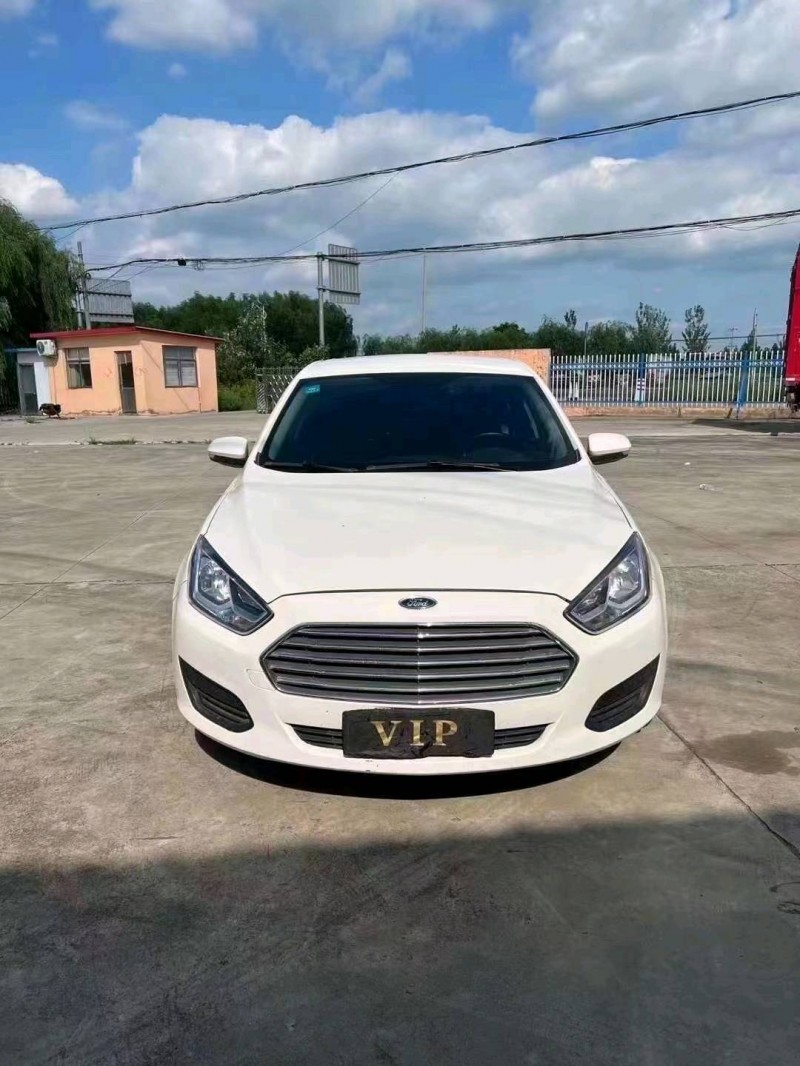 济宁18年福特福睿斯1