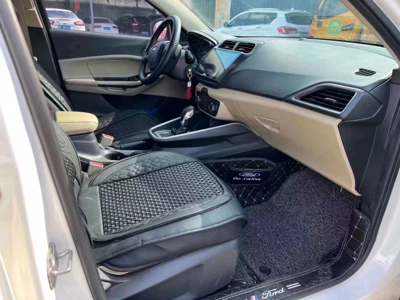 济宁18年福特福睿斯4