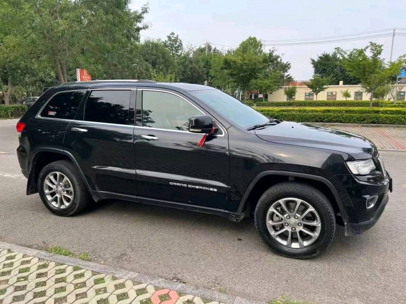煙臺17年Jeep大切諾基2