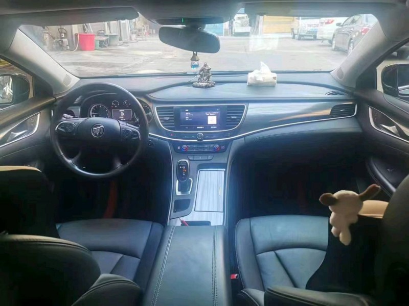 邵阳20年别克君越5