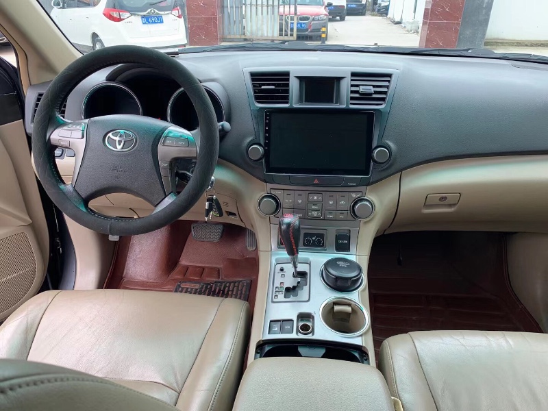 青岛10年丰田汉兰达3