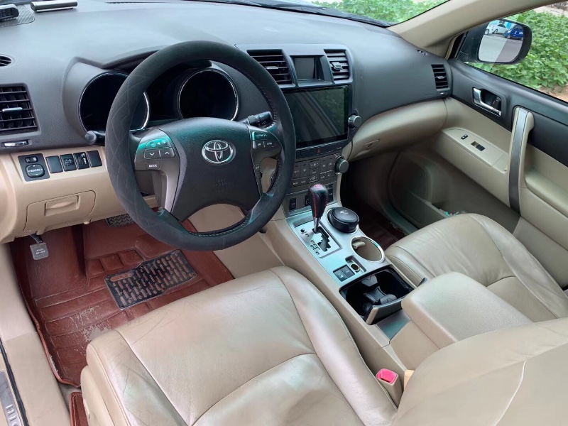 青岛10年丰田汉兰达1