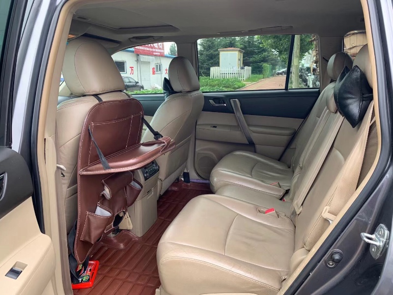 青岛10年丰田汉兰达2