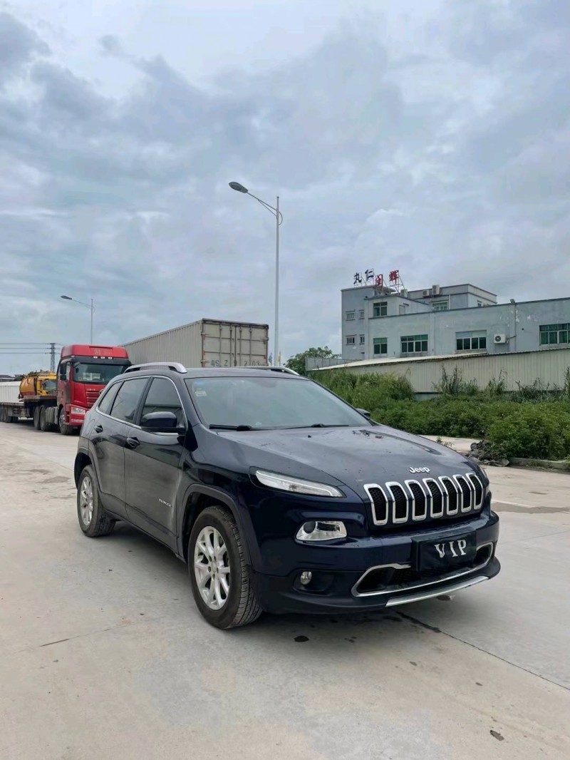 東莞19年Jeep自由光2