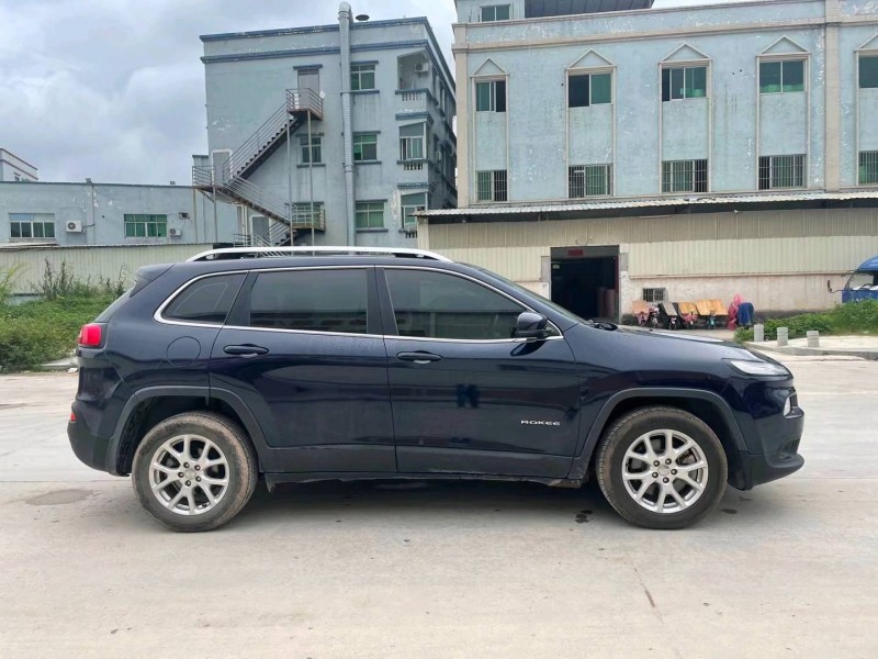 東莞19年Jeep自由光7