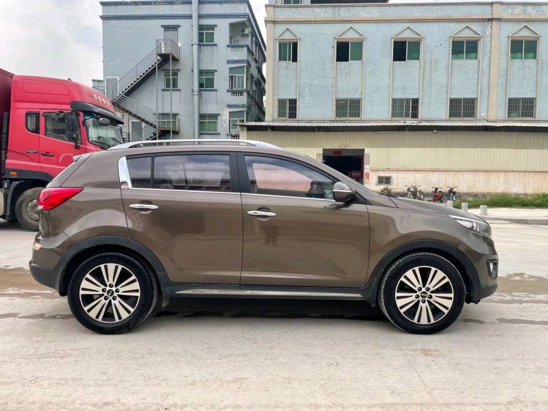 东莞14年起亚智跑8