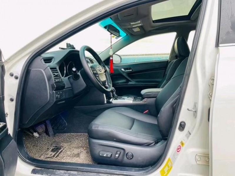 东莞11年丰田锐志4