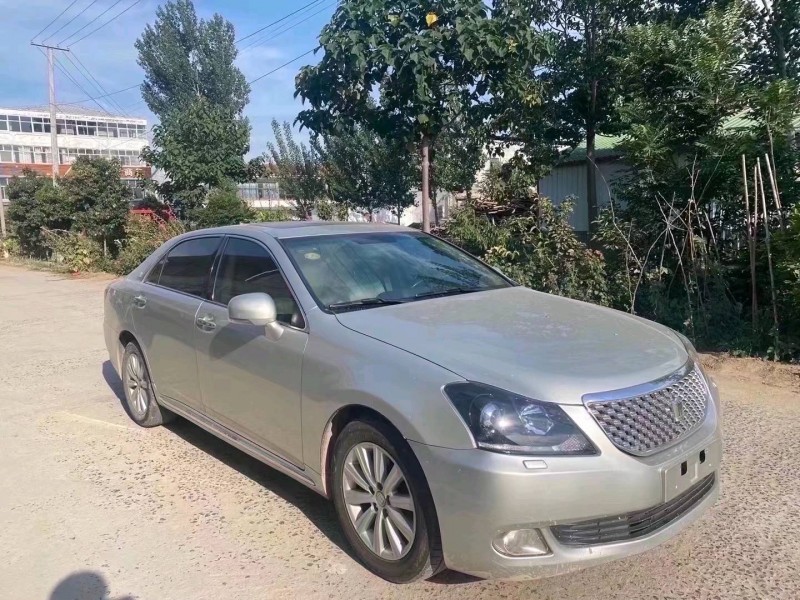 北京11年丰田皇冠7