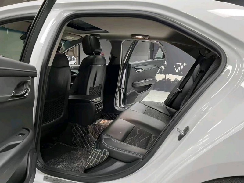 成都19年凯迪拉克ATS8