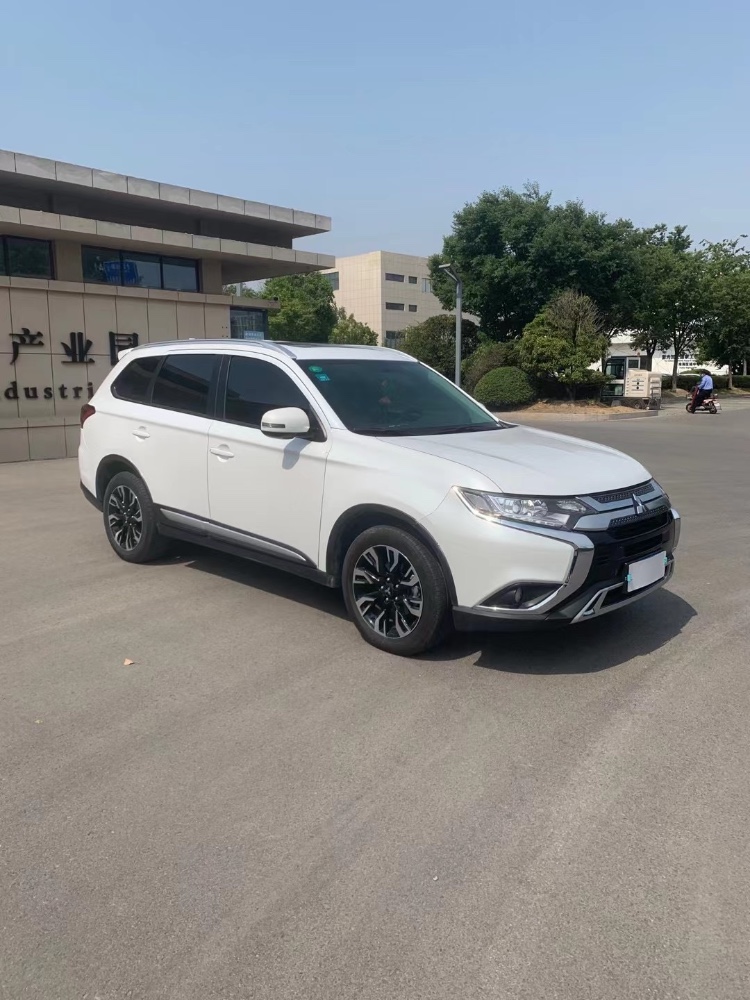 徐州20年三菱欧蓝德5