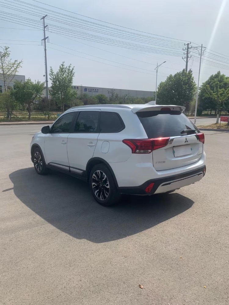 徐州20年三菱欧蓝德8