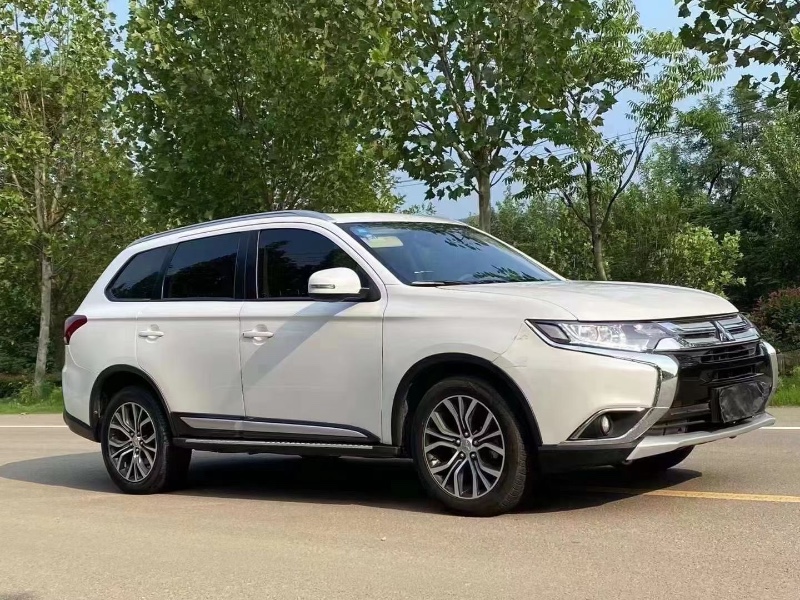 徐州18年三菱欧蓝德4