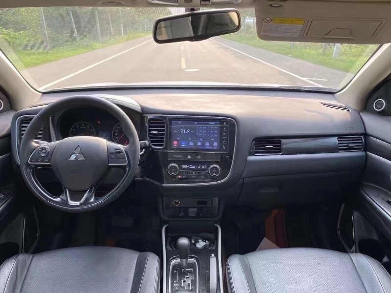 徐州18年三菱欧蓝德7