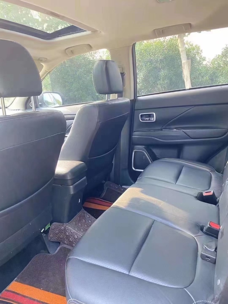 徐州18年三菱欧蓝德9