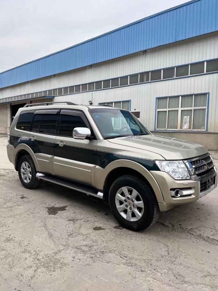 徐州17年三菱帕杰罗3