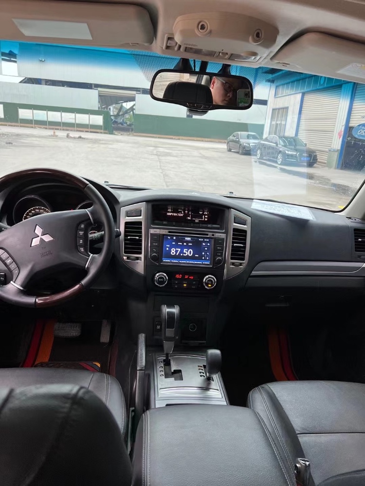 徐州17年三菱帕杰罗2