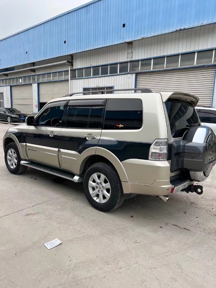 徐州17年三菱帕杰罗5