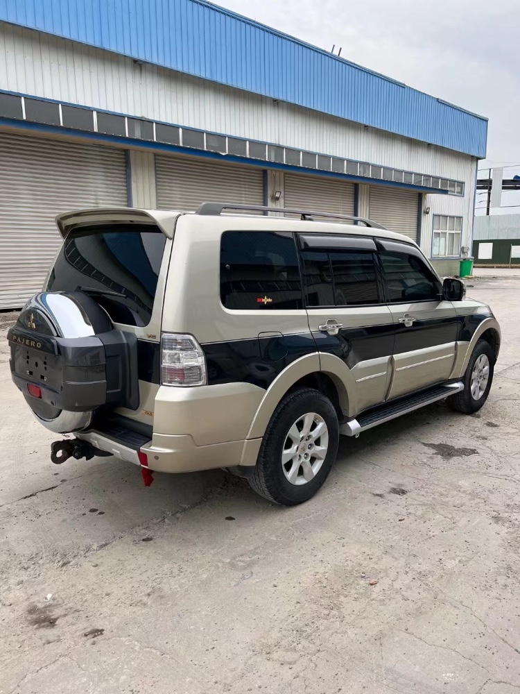 徐州17年三菱帕杰罗6