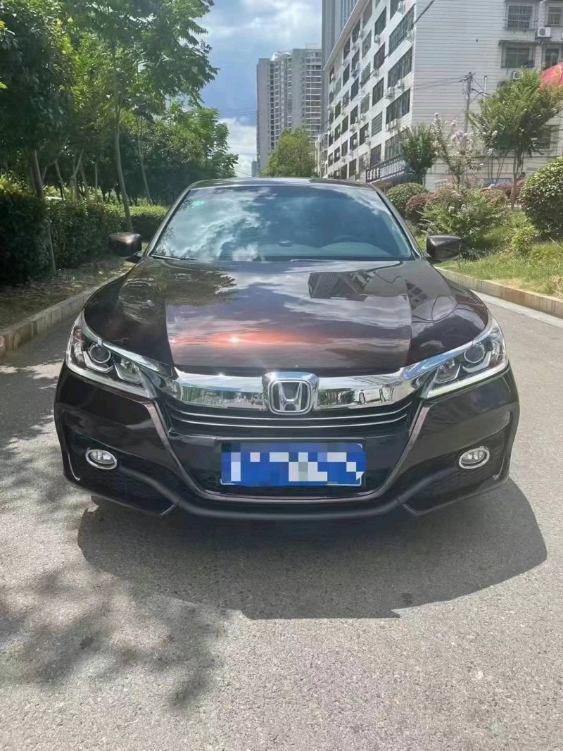 邵阳17年本田雅阁1