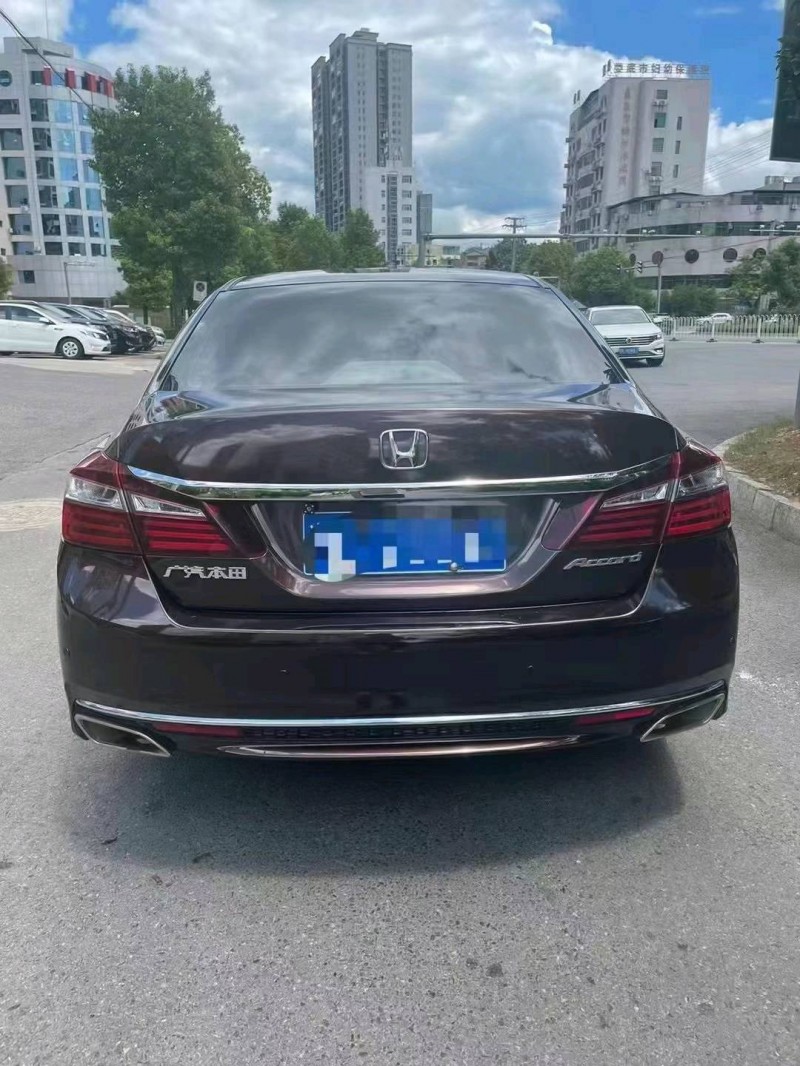 邵阳17年本田雅阁2