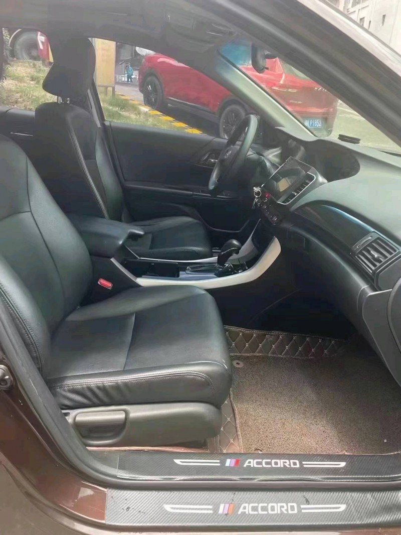 邵阳17年本田雅阁8