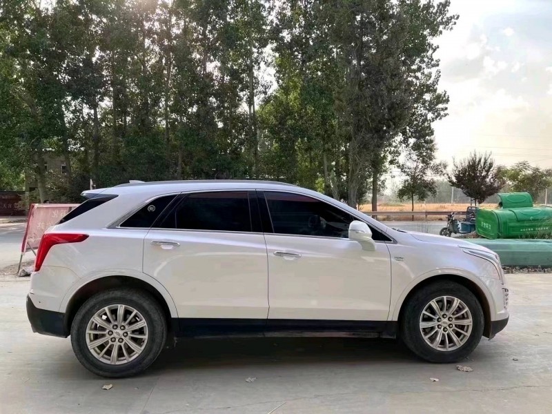 北京16年凯迪拉克XT52