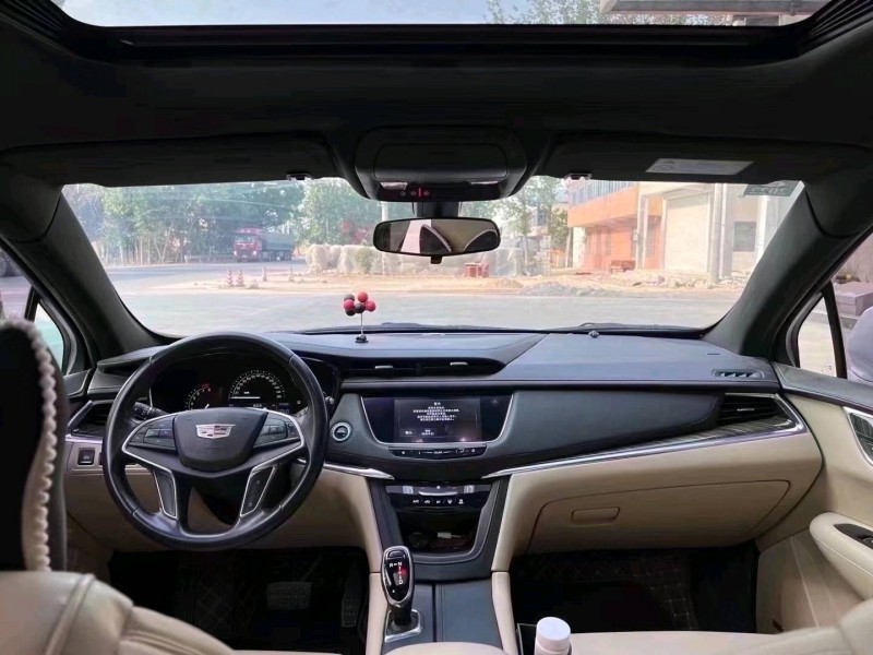 北京16年凯迪拉克XT56