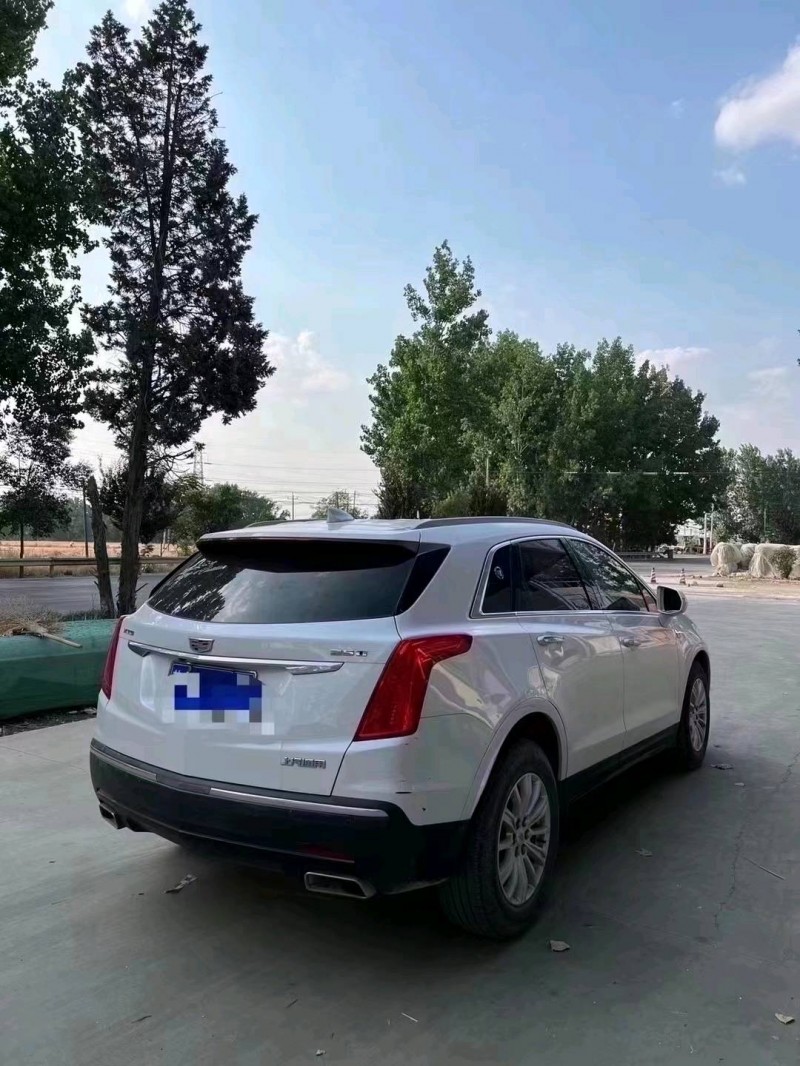 北京16年凯迪拉克XT57
