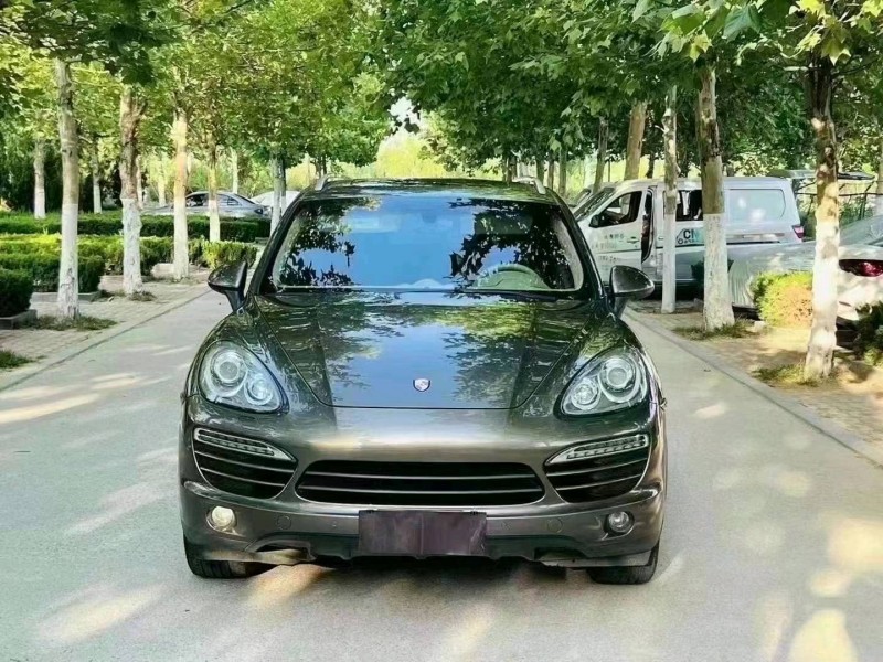 烟台12年保时捷卡宴1