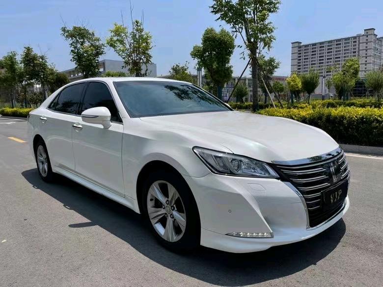 盐城16年丰田皇冠2