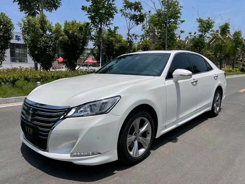 盐城16年丰田皇冠3