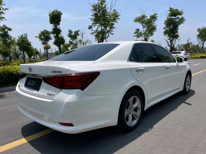 盐城16年丰田皇冠8