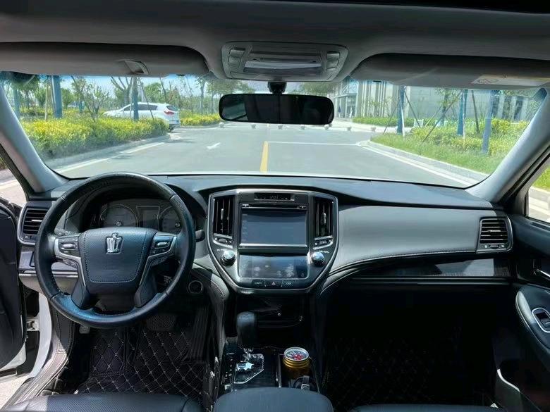 盐城16年丰田皇冠7