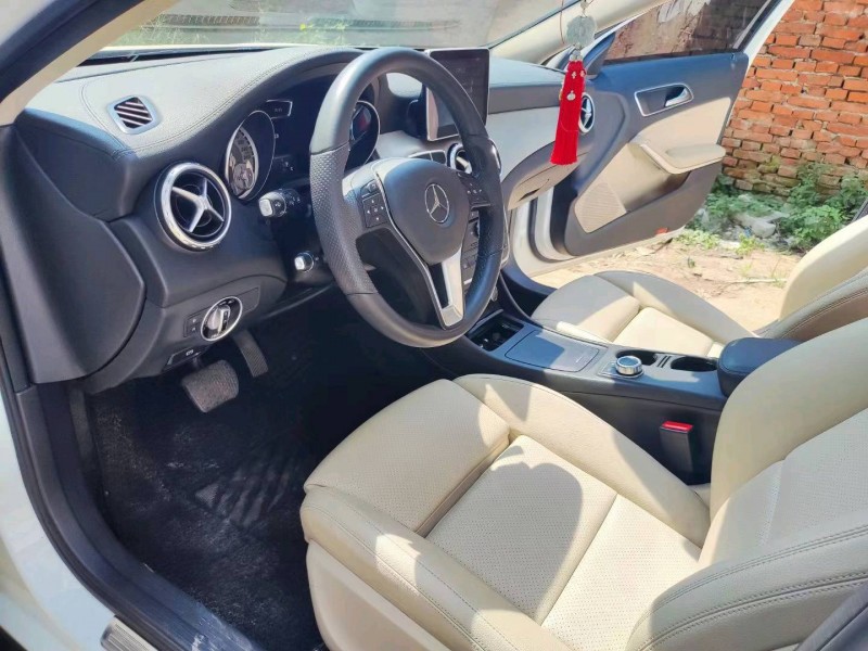 北京16年奔驰GLA7