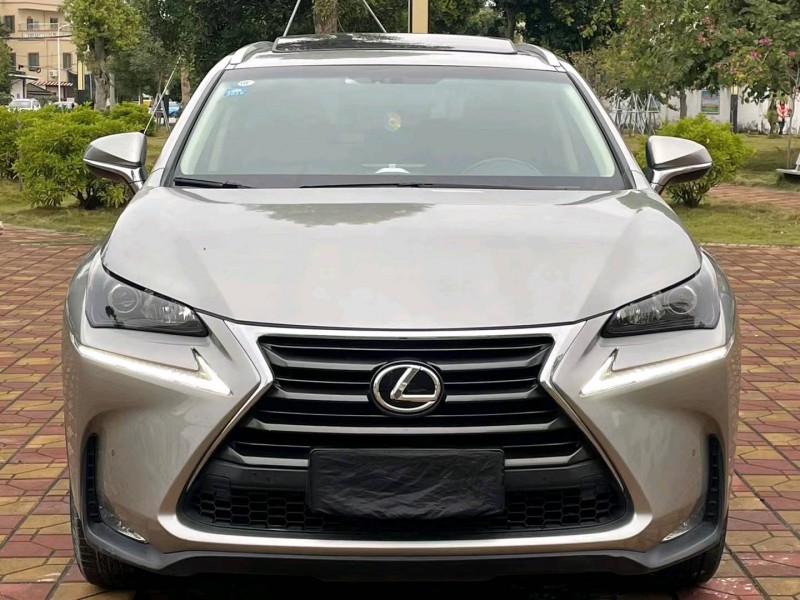 广州17年雷克萨斯NX1