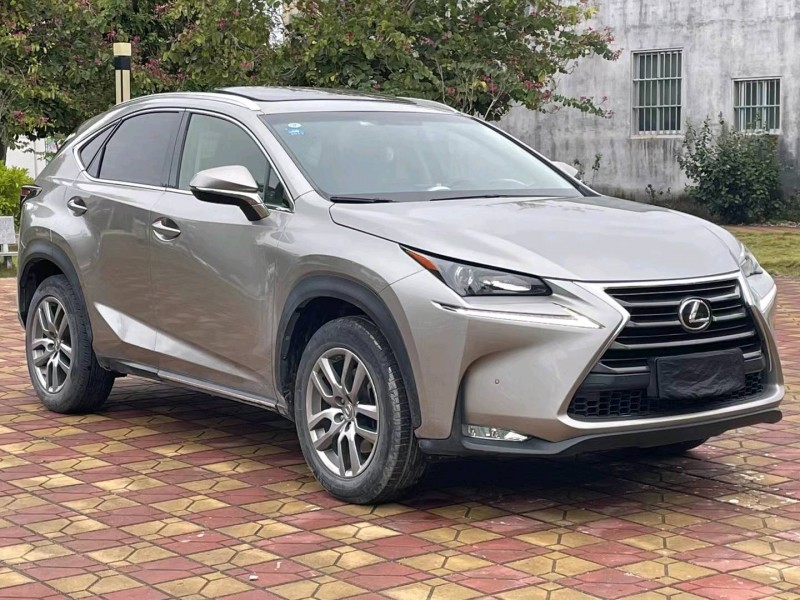 广州17年雷克萨斯NX2