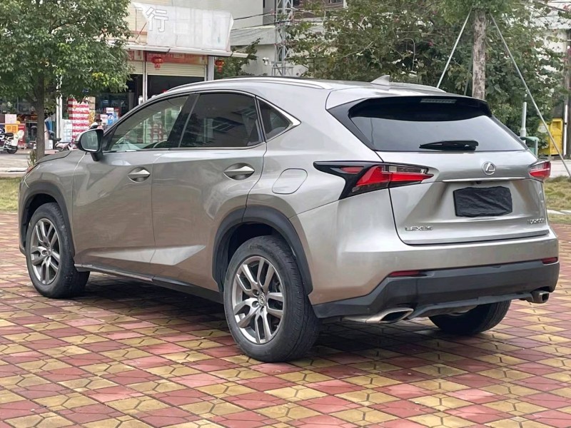 广州17年雷克萨斯NX7