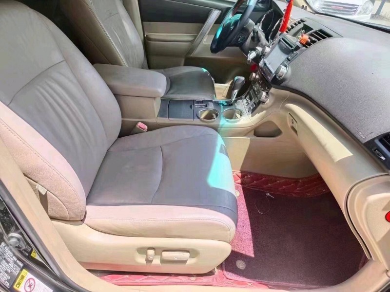 北京12年丰田汉兰达8