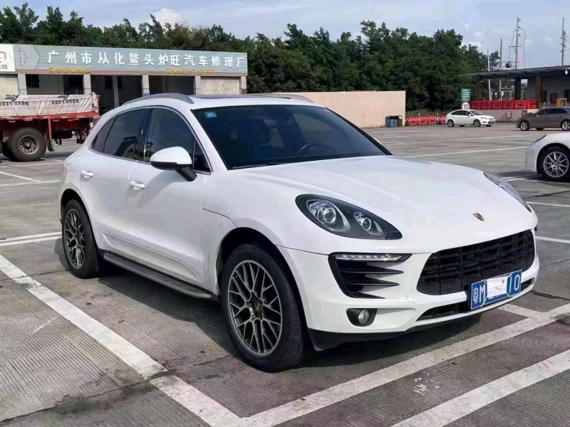 東營15年保時捷Macan2