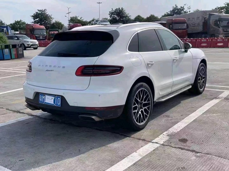 東營15年保時捷Macan5
