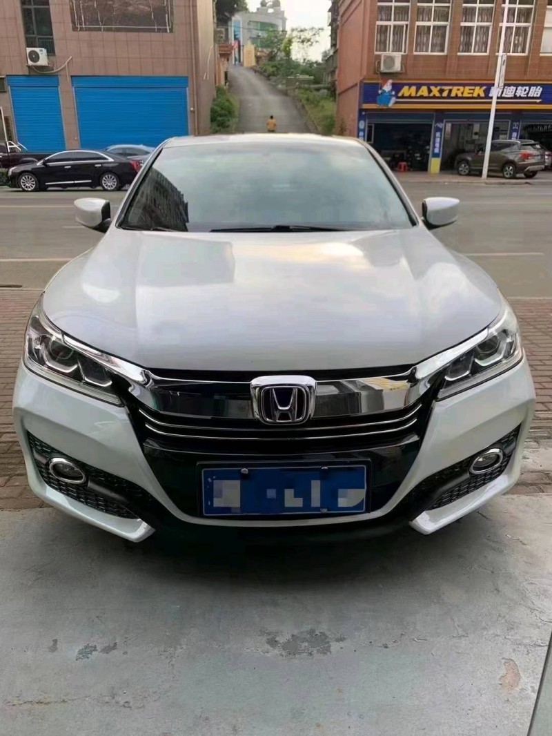 邵阳17年本田雅阁1