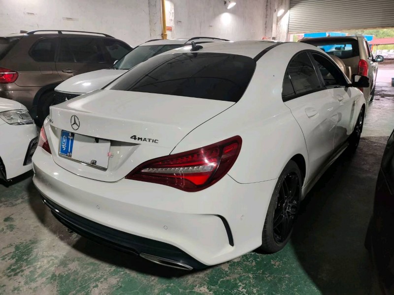 中山18年奔驰CLA3
