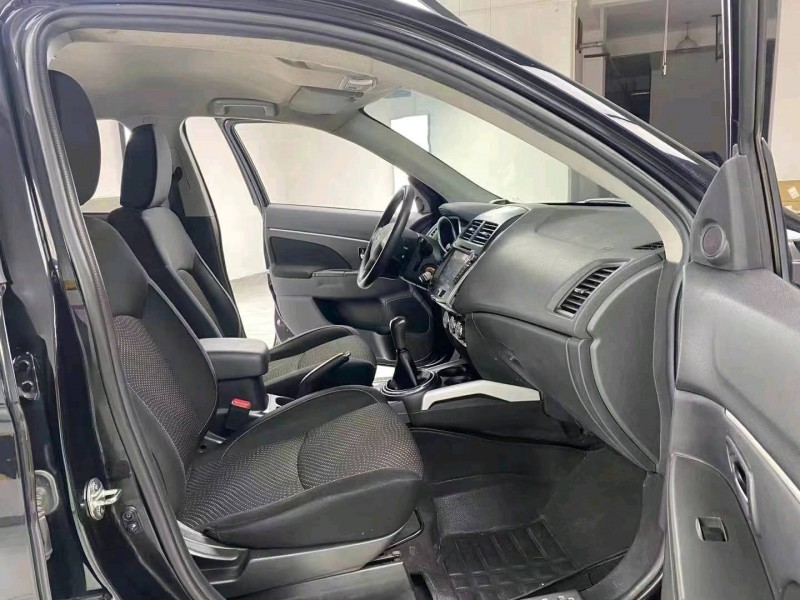 成都14年三菱劲炫5