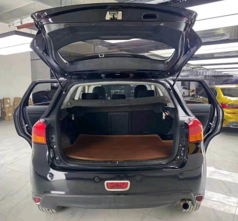 成都14年三菱劲炫9