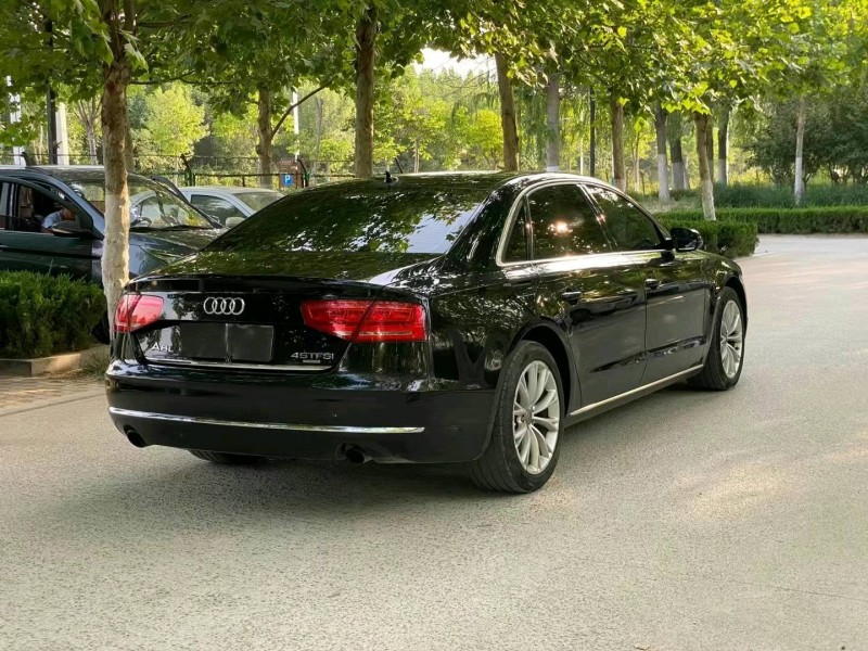 聊城13年奧迪A8L3