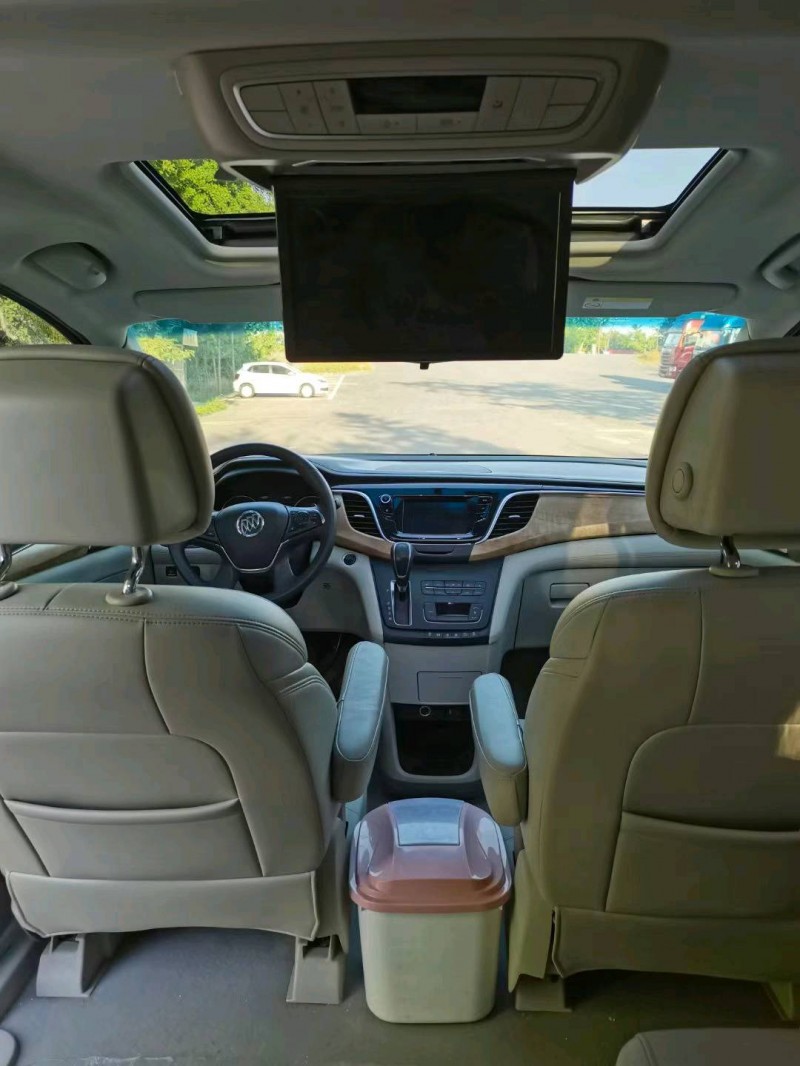 东营19年别克GL84